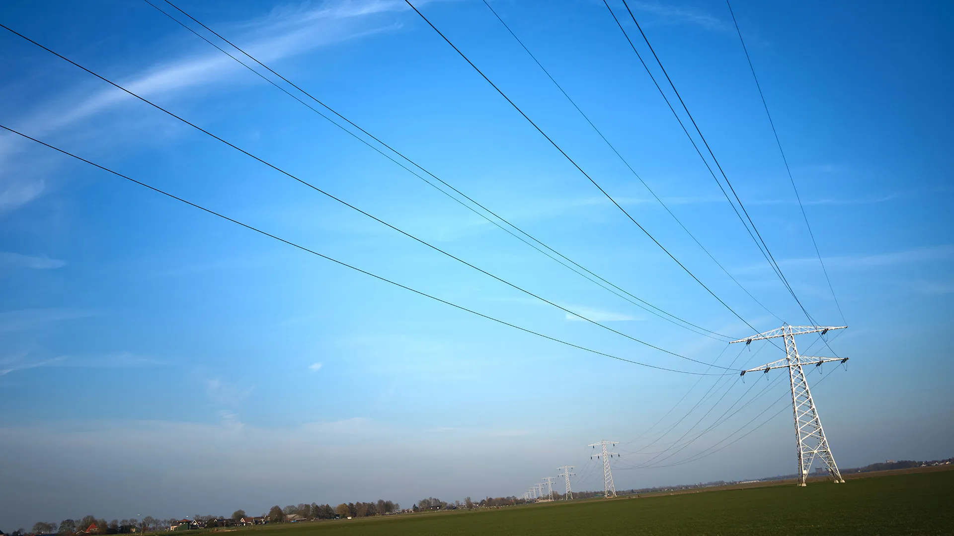 Eerste monteur hoogspanningstransport
